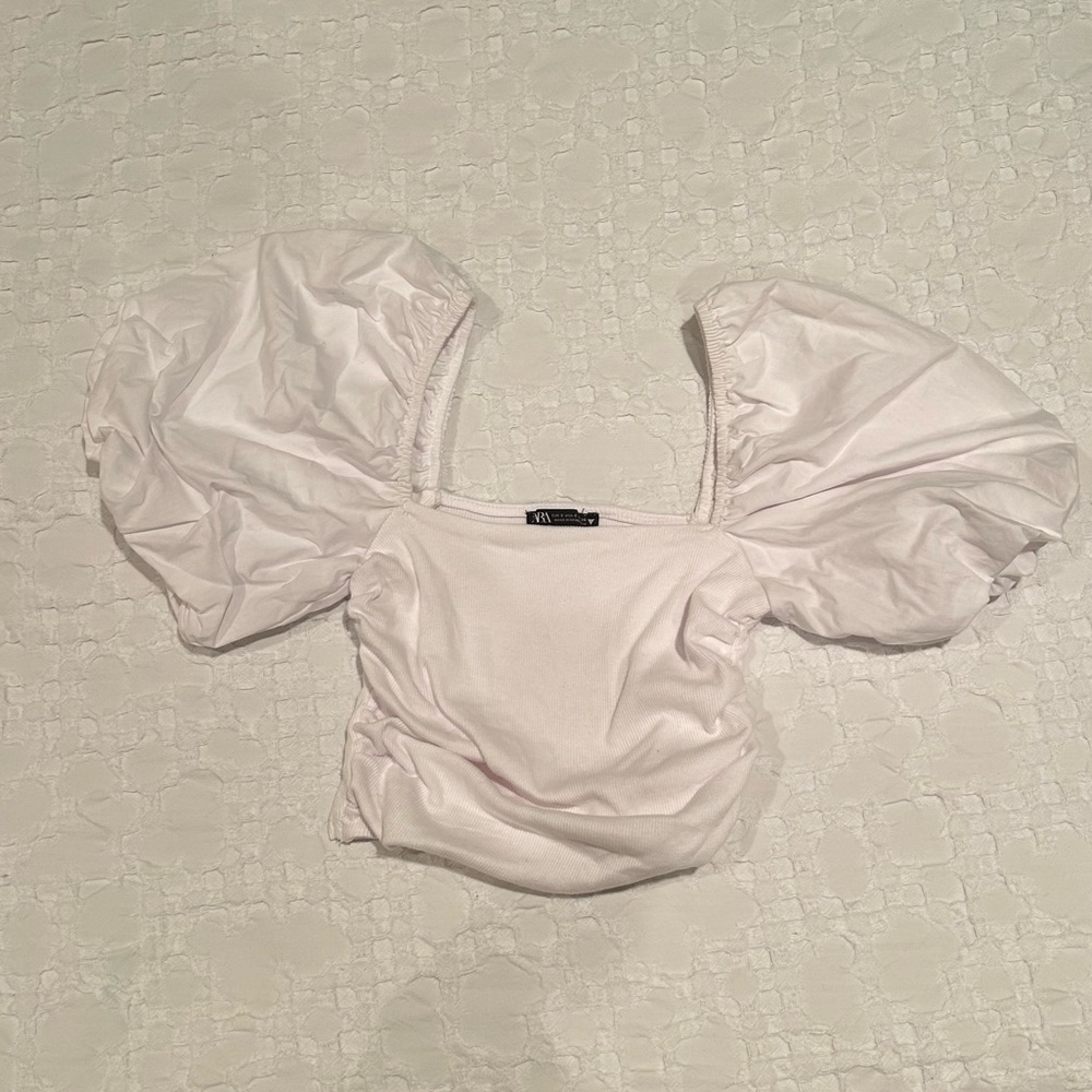 Puffy sleeved top form Zara with ruche on side